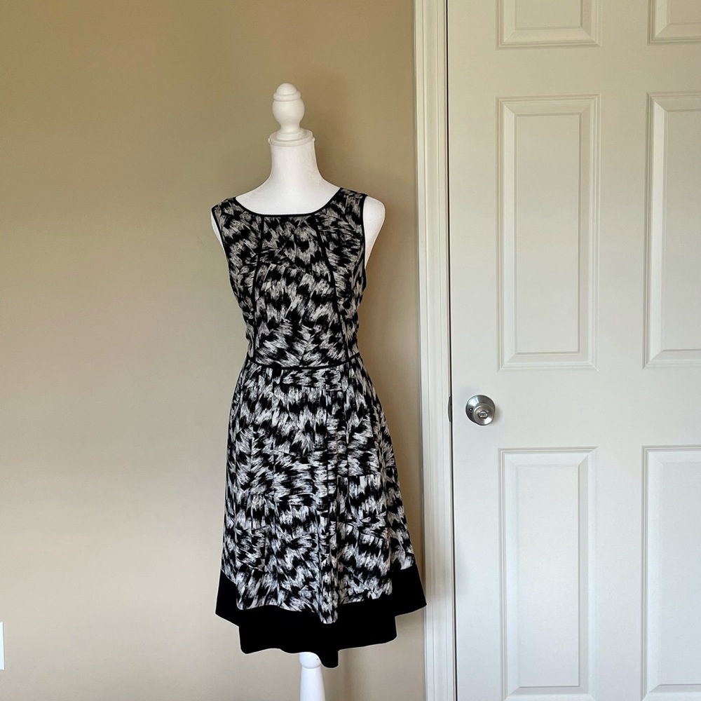 Dress - Picture 2 of 5